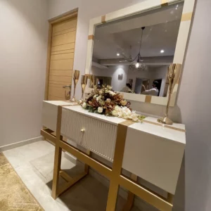 Elantra Console with Mirror